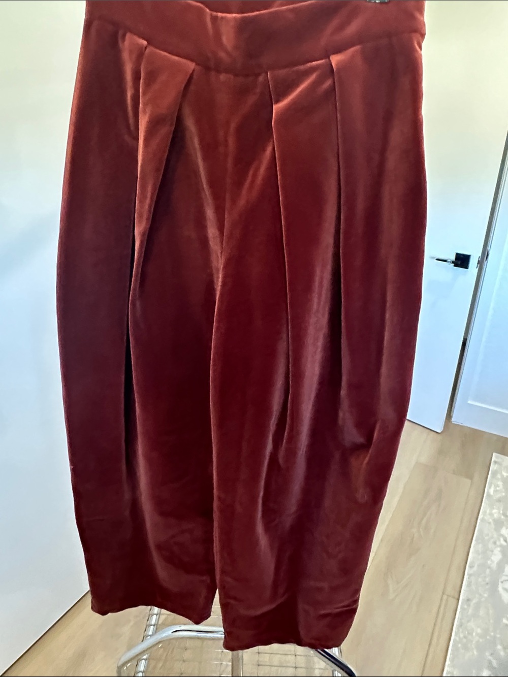 Velvet Cropped Pleat Trousers in Tobacco